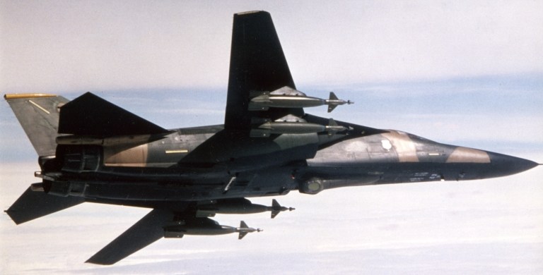 F-111F / AVQ-26 / GBU-10